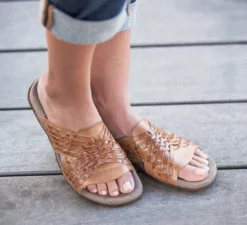 Taos Footwear USA Guru